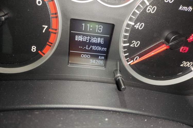 Used Haval H5 Classic 2015 2.0T Manual 4x4 Elite Edition Odometer Close Up