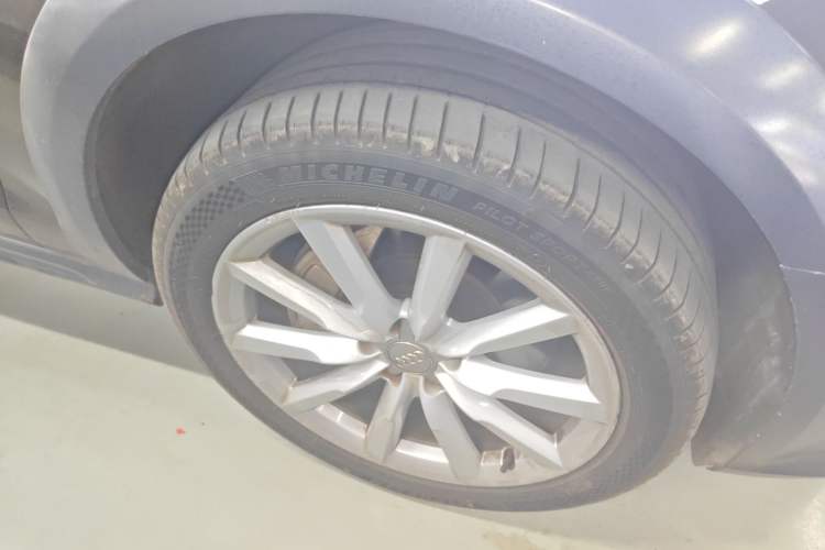 Used Audi A6 2018 3.0T allroad quattro Right Front Wheel Hub