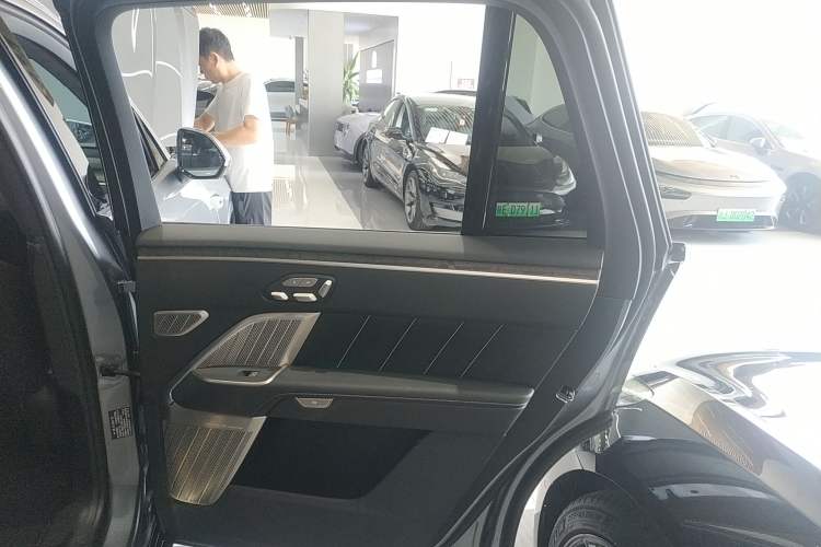 Used ONVO Luxeed L90 2025 Model—Ultra Six-Seater Version