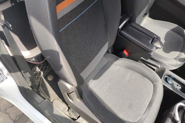 Used Wuling Hongguang MINIEV 2020 Enjoyment Model Lithium Iron Phosphate Right Front Seat