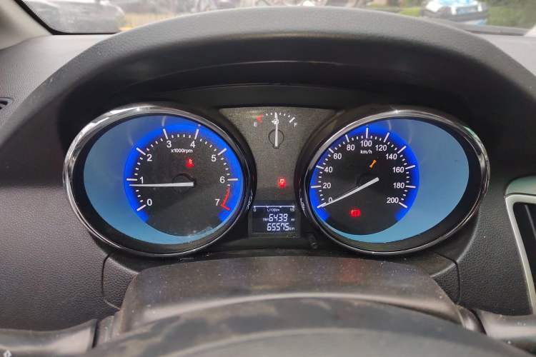 Used Cowin C3 2015 1.5L Manual Gold Diamond Edition