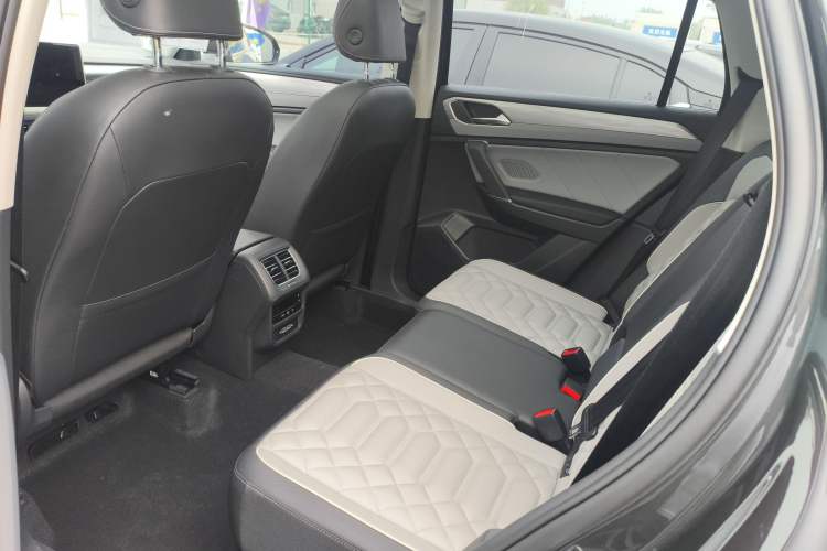 Used Volkswagen Tayron 2023 330TSI Two-Wheel-Drive R-Line High-Energy Version