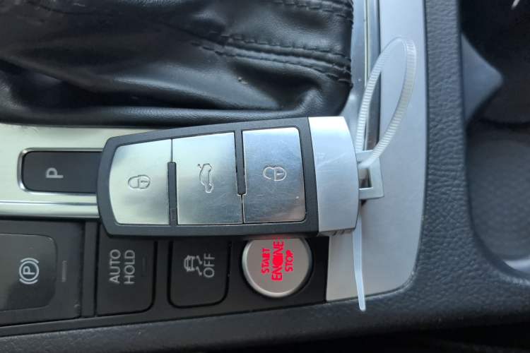 Used Volkswagen Magotan 2016 1.8TSI Luxury Comfort Model