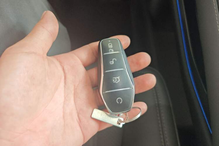 Used BYD Song L EV 2025 Intelligent Driving Version 662 km LiDAR Excellence Edition
