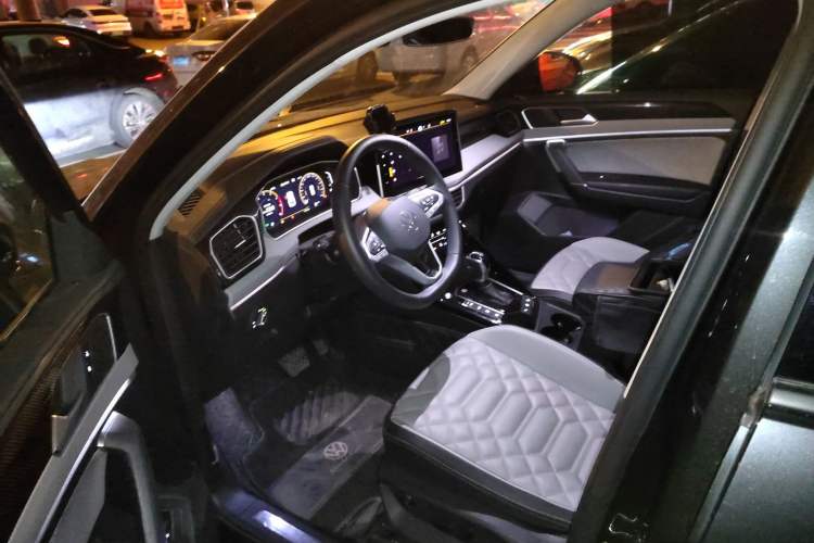 Used Volkswagen Tayron 2024 330TSI Two-Wheel Drive Luxury Plus Advanced Version
