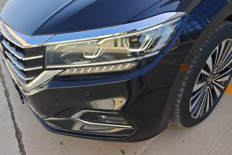 Used Volkswagen Passat 2020 Revised Version 330TSI Luxury Edition China VI Standard