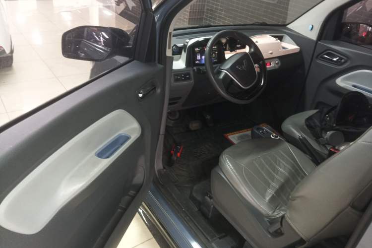 Used Wuling Hongguang MINIEV 2022 Macaron Premium Model – Lithium Iron Phosphate Driver Seat