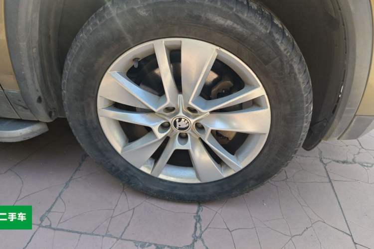 Used Skoda Kodiaq 2018 Facelifted TSI330 5-Seater Two-Wheel-Drive Luxury Enjoyment Edition