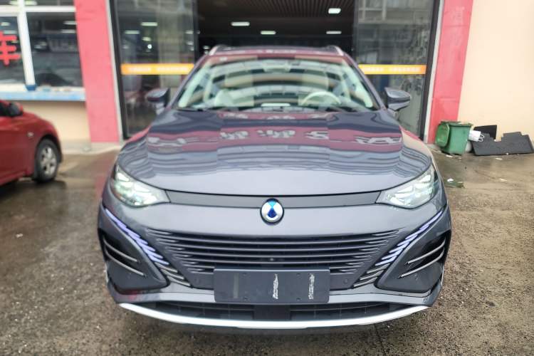 Used Denza N8 2023 Four-Wheel Drive Ultra-Hybrid Flagship Seven-Seater Version
