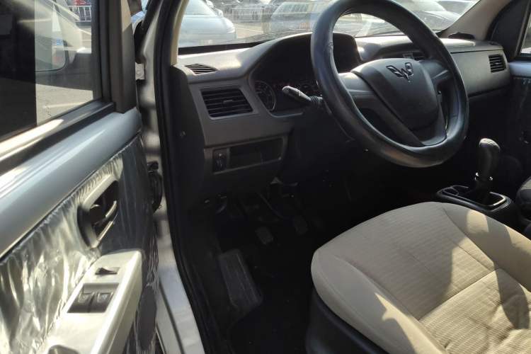 Used Wuling Rongguang S 2023 1.5L Base Version 5/7 Seats