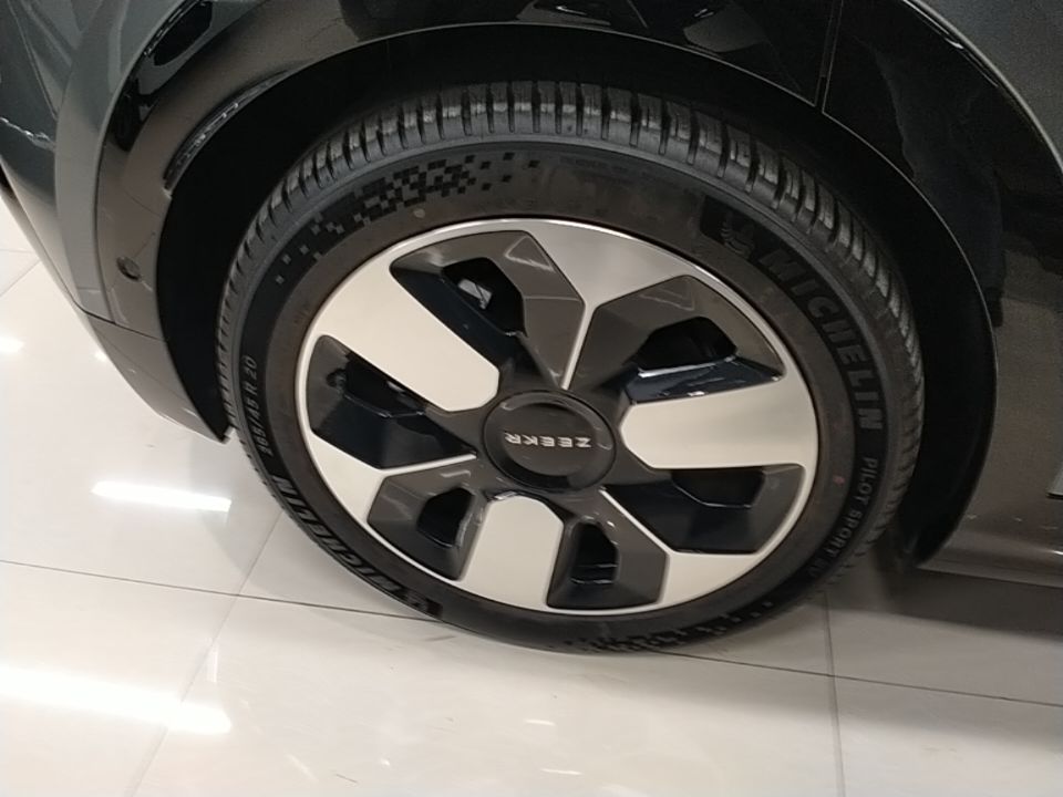 Zeekr MIX 2025 Intelligent Driving Version — снимка 11