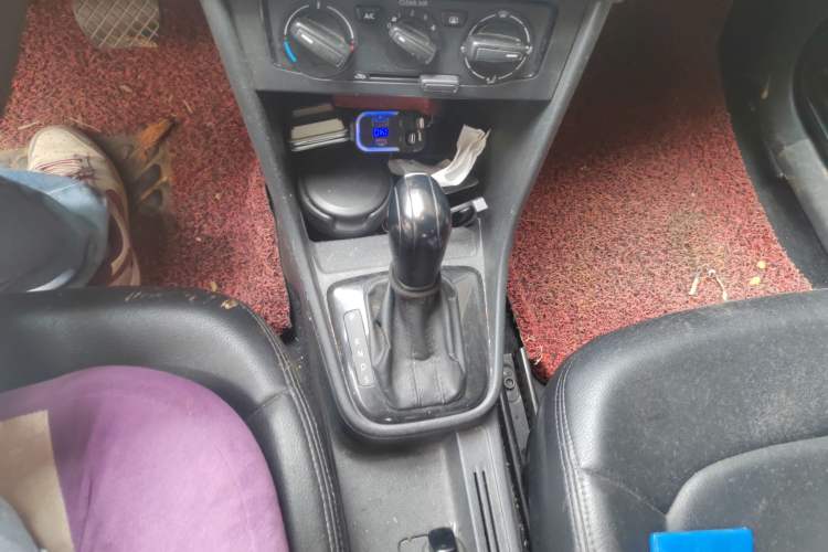 Used Volkswagen Santana 2015 1.6L Automatic Fashion Edition Gear Lever