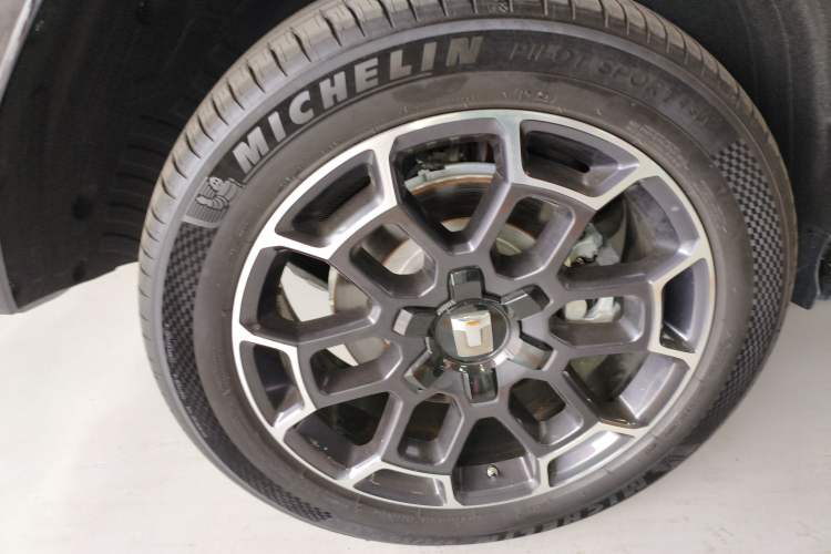 Used Tank 700 New Energy 2024 Hi4-T Extreme Edition Right Rear Wheel Hub