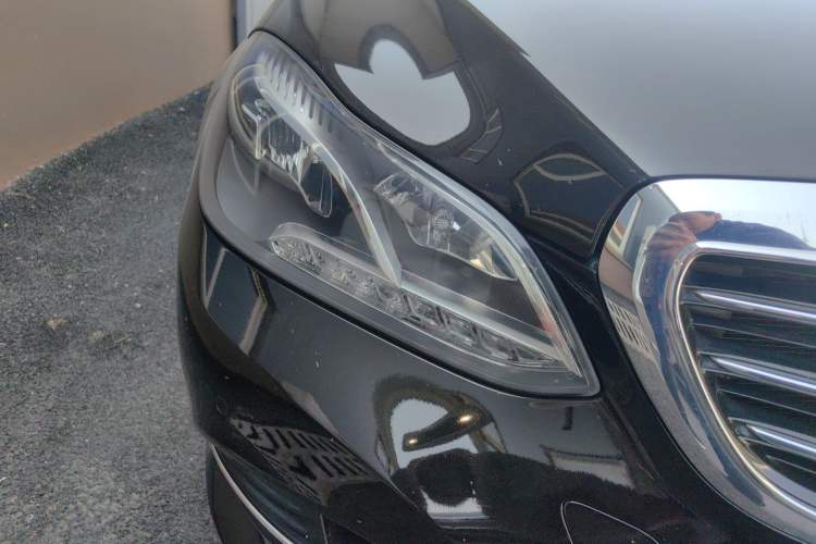 Used Mercedes-Benz E-Class 2015 Facelift E 200 L
