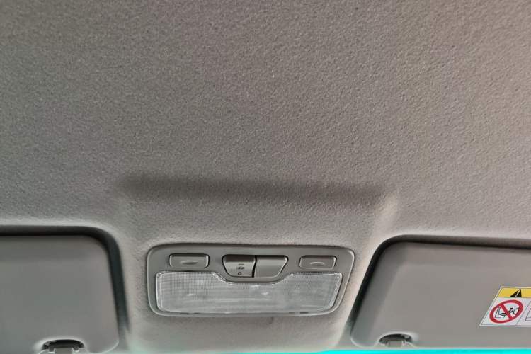 Used JAC Group T6 2022 2.0T Diesel Two-Wheel Drive Engineering Version with Long Wheelbase Headliner