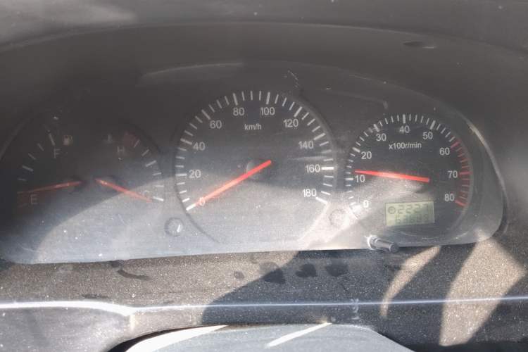 Used Jinbei Hiace 2011 2.0L 5th Generation Kuaiyunwang Luxury Edition 4G19 Instrument Cluster