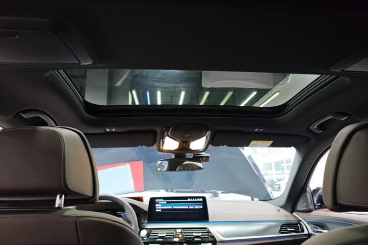 Used BMW 5 Series New Energy 2021 Restyled 535Le Pioneer Edition M Sport Package
