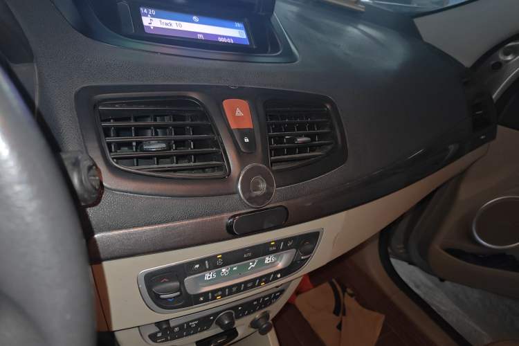 Used Renault Fluence 2011 2.0L Fashion Edition