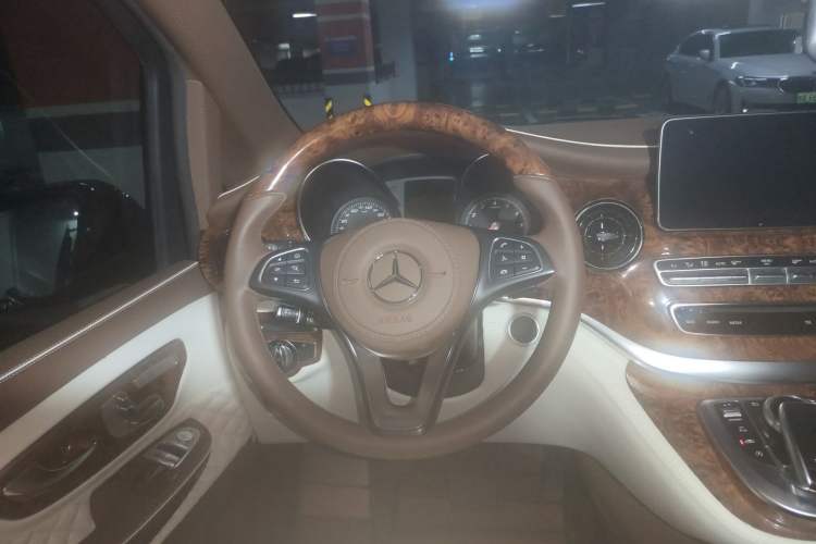 Used Mercedes-Benz V-Class 2018 V 260 L Prestige Extended Version China VI