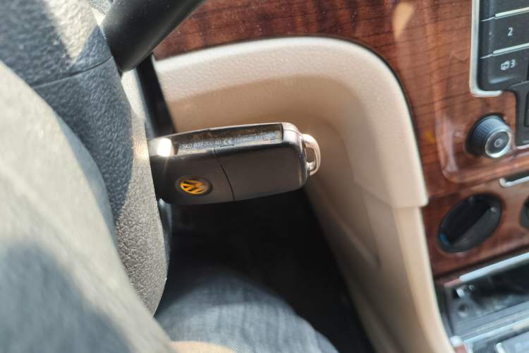 Used Volkswagen Lavida 2013 Restyled Classic 1.6L Manual Comfort Edition Vehicle Key