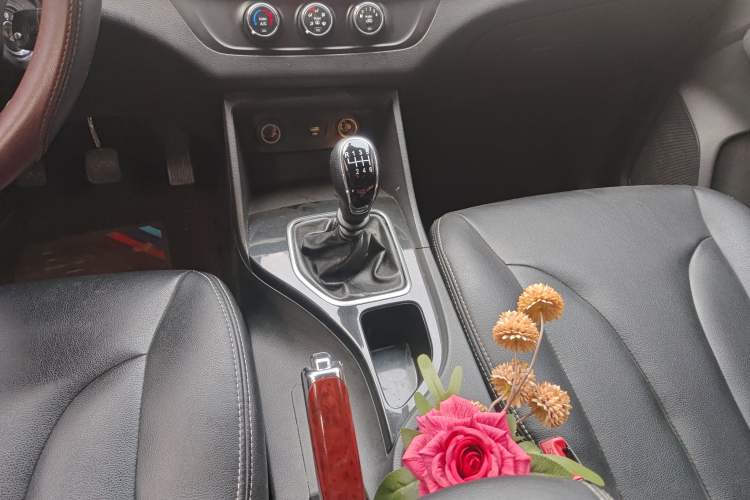 Used Baojun 730 2019 1.5T Manual Fashion Model 7-seater China VI