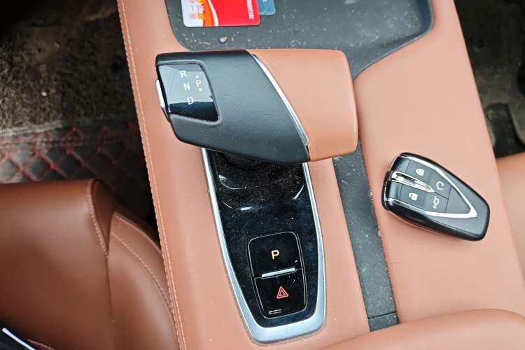 Used CHANGAN UNI-Z New Energy 2024 Blue Whale Smart Electric iDD 125km Beyond Edition