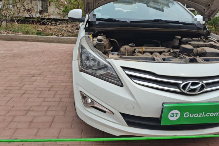 Used Hyundai Verna (older generation) 2014 1.4L Automatic Smart GLS Right Front Headlight