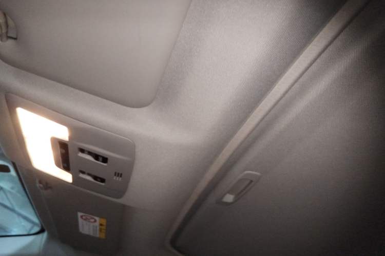 Used Toyota RAV4 2015 2.0L CVT Two-Wheel Drive Fashion Edition