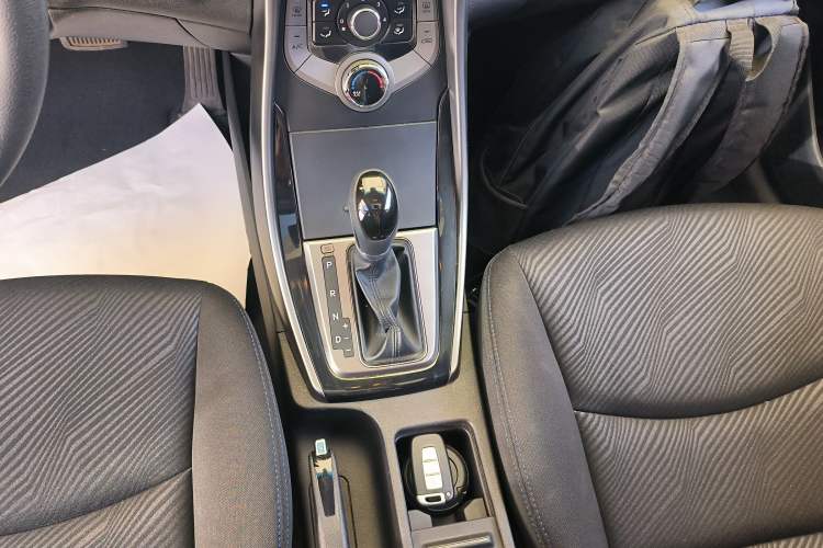 Used Hyundai Elantra (5th Generation / Langdong) 2013 1.6L Automatic Leading Model
