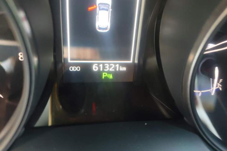 Used Toyota C-HR 2018 2.0L Luxury Edition China V Standard Odometer Close Up