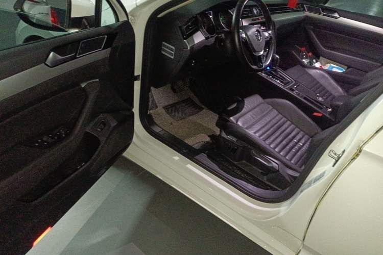 Used Volkswagen Variant 2017 380TSI Two-Wheel Drive Comfort Edition