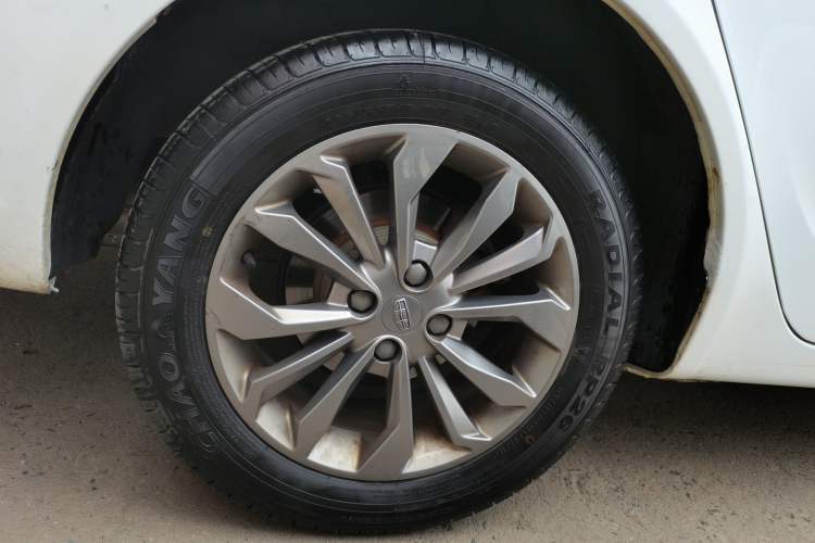 Used Geely Auto Vision 2017 1.5L Manual Happiness Edition Right Rear Wheel Hub