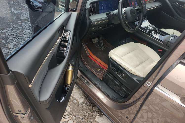 Used GAC Trumpchi M8 2023 Zongshi Series Dual-Motor Flagship Edition