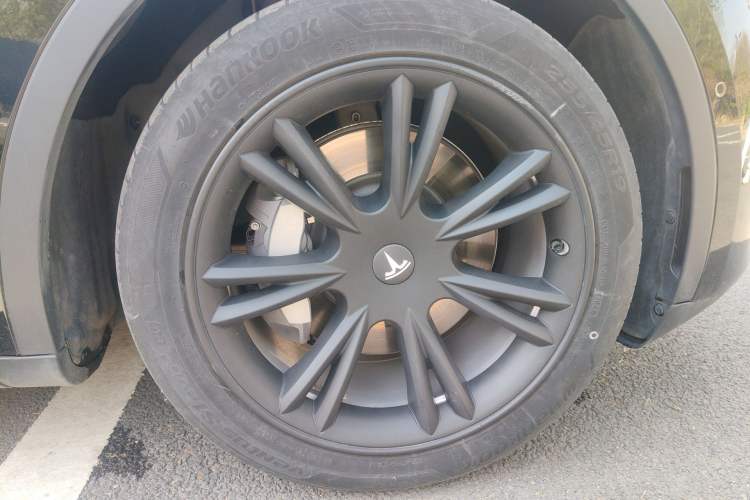 Used Tesla Model Y 2022 Revised Version Long-Range All-Wheel Drive Exterior 4