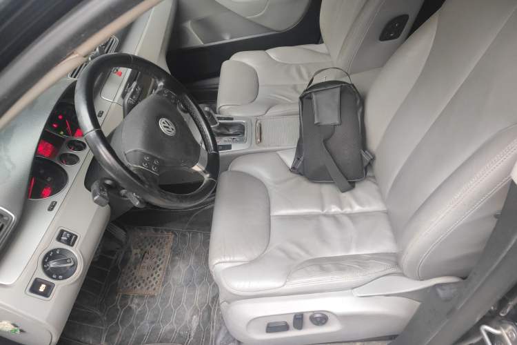 Used Volkswagen Magotan 2011 1.8TSI DSG Comfort Model Left Front Seat