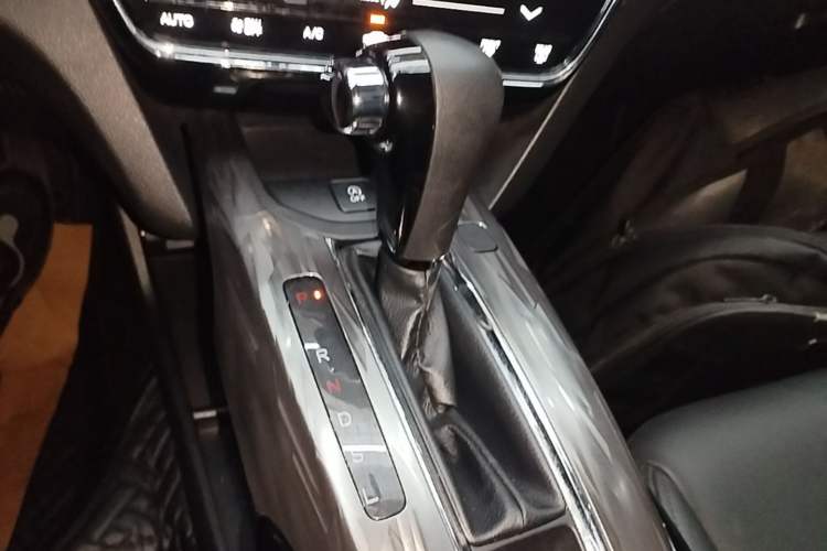 Used Honda XR-V 2021 220TURBO CVT Comfort Version Gear Lever