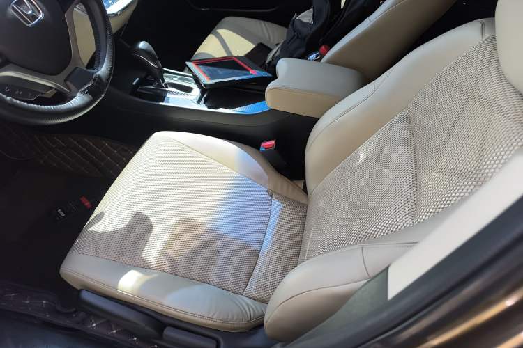 Used Honda Jade 2013 1.8L automatic Comfort version 5 seats