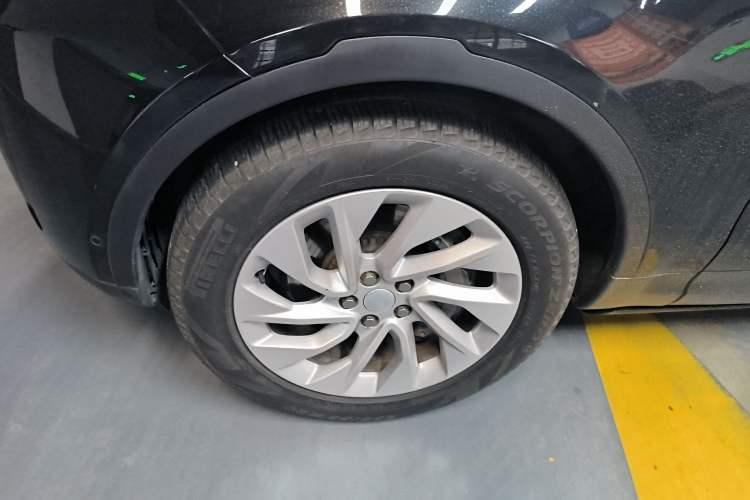 Used Land Rover Discovery 2023 300PS S
