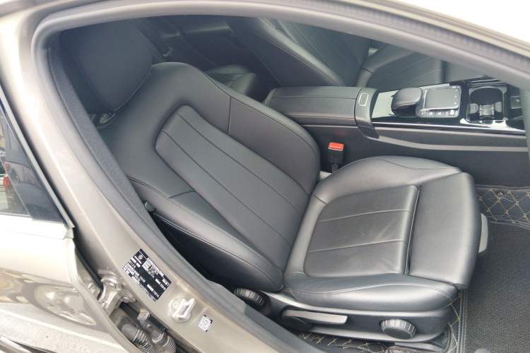 Used Mercedes-Benz A-Class 2020 Facelift A 180 L Sport Sedan Special Configuration Right Front Seat