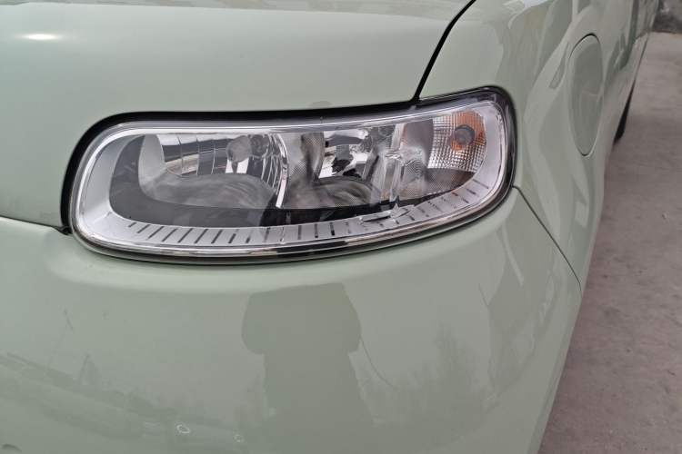 Used ORA White Cat 2022 Upgraded Model 305km Range Luxury Version Lithium-Ion Battery
