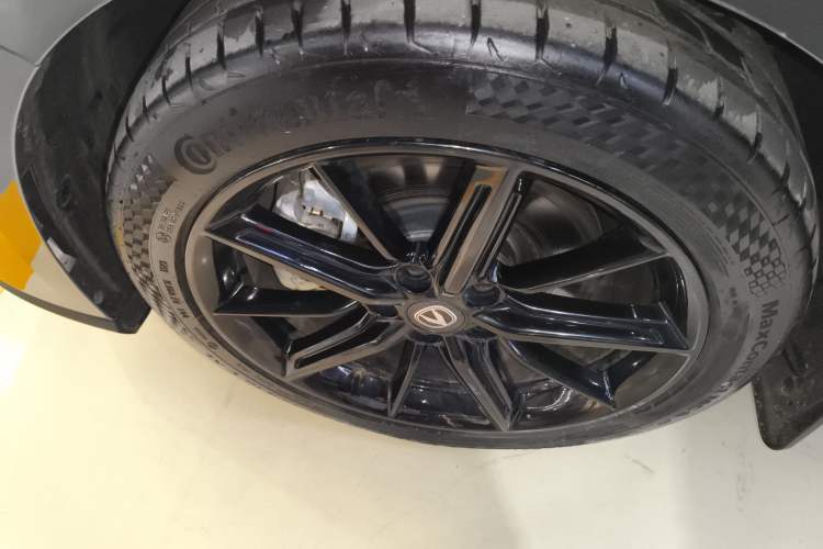 Used Changan UNI-V iDD 2023 ZhiDian iDD 1.5T 113km ZhiKu Model
