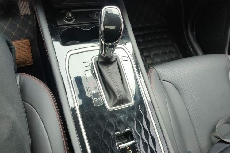 Used Dongfeng Fengon 580 2021 ☆ Star Edition 1.5T Automatic Luxury Version Gear Lever