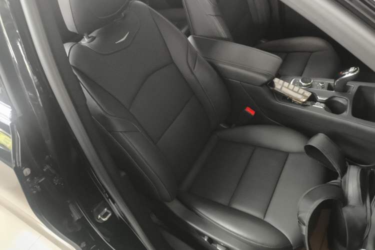 Used Cadillac XT4 2022 28T Two-Wheel Drive Prestige Version
