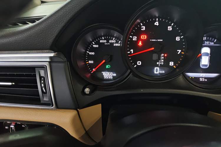 Used Porsche Macan 2017 Macan 2.0T Odometer Close Up