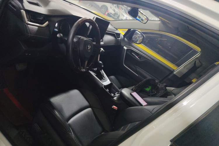 Used Toyota Wildlander 2020 2.0L CVT Two-Wheel Drive Luxury Edition