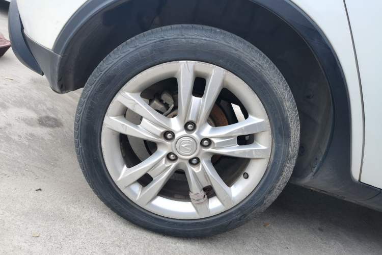 Used CHANGAN CS35 2014 1.6L Automatic Luxury Model China IV Standard
