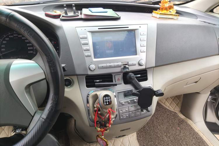 Used BYD M6 2013 2.0L Manual Comfort Edition