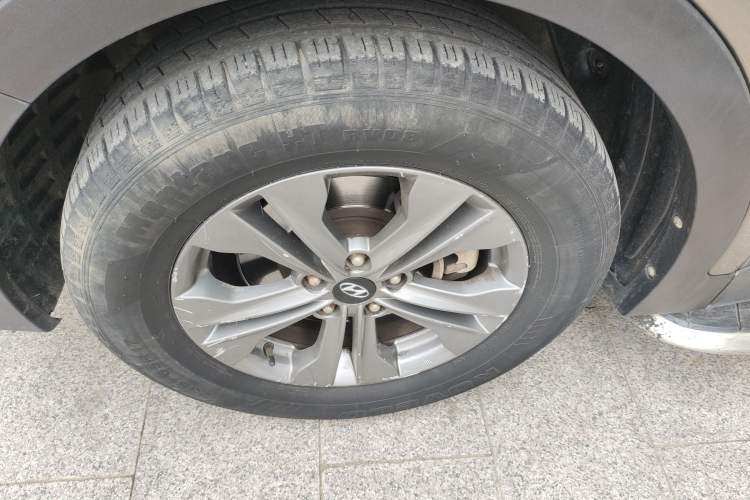 Used Hyundai Santa Fe 2013 2.4L Automatic 2WD Comfort Edition
