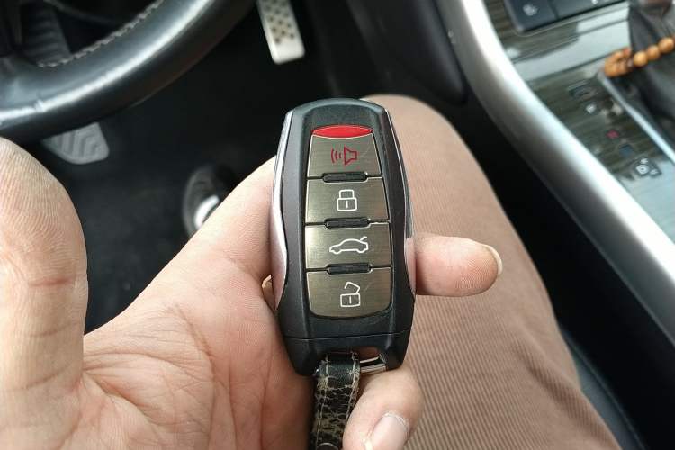 Used Haval H8 2015 2.0T Two-Wheel-Drive Luxury Version