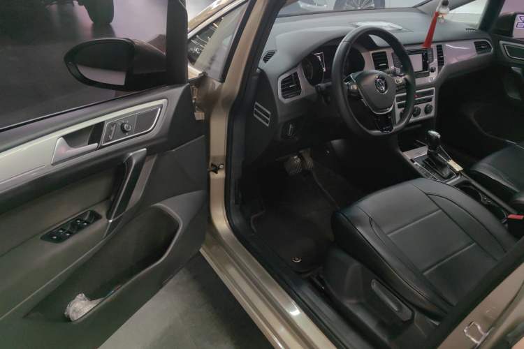 Used Volkswagen Golf Sportsvan 2016 230TSI Automatic Trend Edition